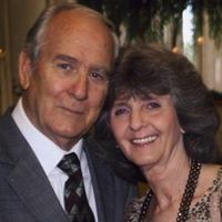 Elizabeth Hurst Photo 25