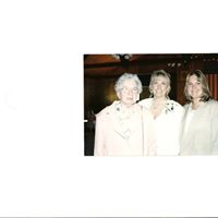 Sally Thompson Photo 18