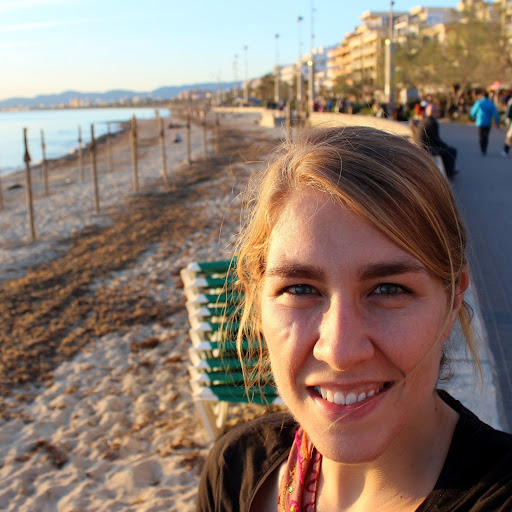 Emily Sanders Photo 30