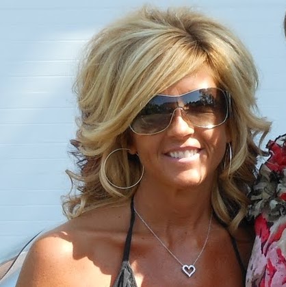 Tammy Roberts Photo 8