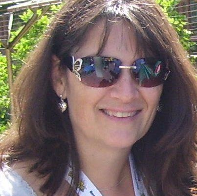 Lisa Stuart Photo 44