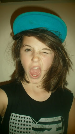 Ellie Woods Photo 11
