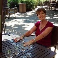 Elizabeth Connors Photo 23