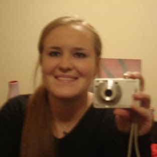 Julie Murphy Photo 38