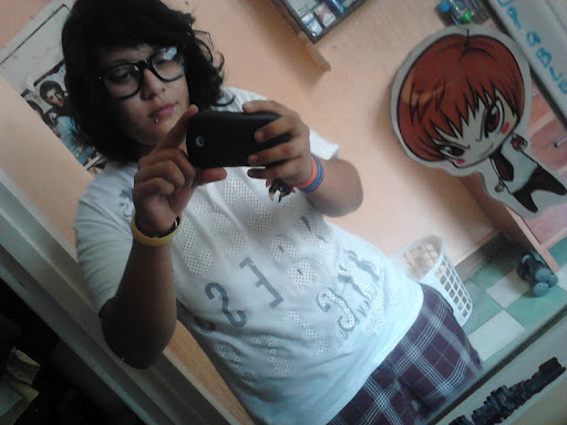 Laura Naylor Photo 19