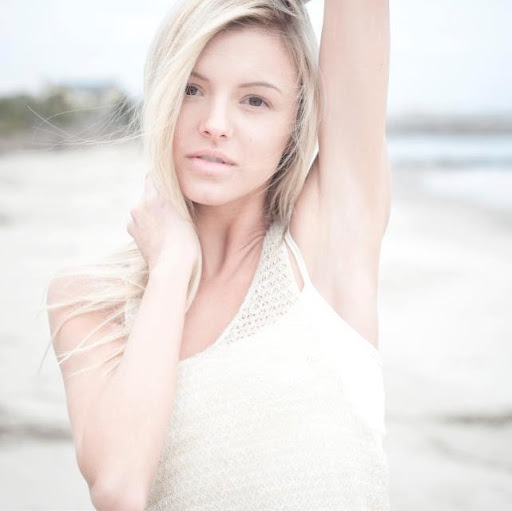 Katherine Small Photo 17