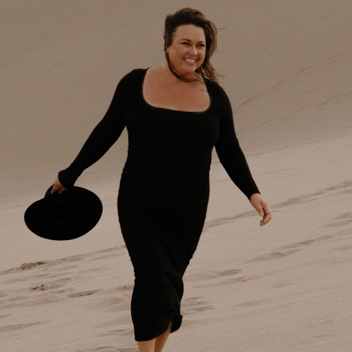 Kristen Munoz Photo 14