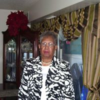 Bobbie English Photo 3
