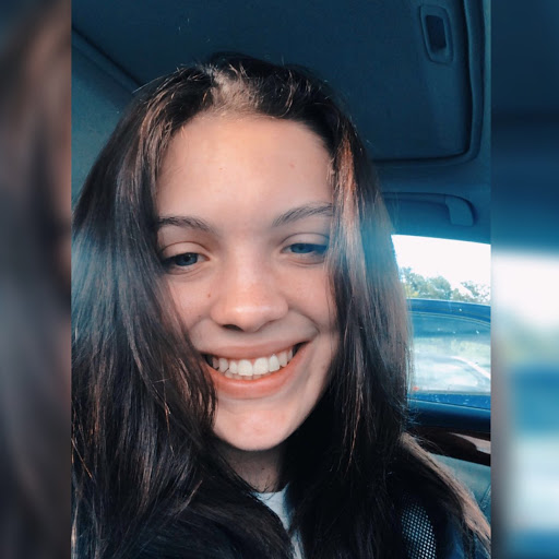 Julia Abernathy Photo 6