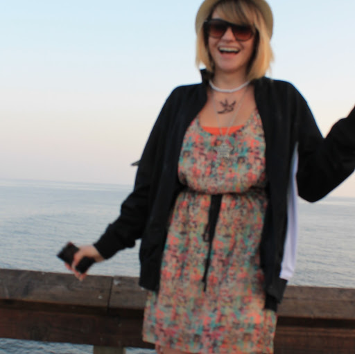 Julie Gorman Photo 42