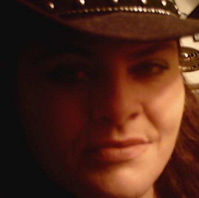 Shelley Walker Photo 34