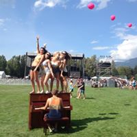 Caitlin Robertson Photo 31