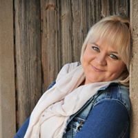 Elizabeth Keefe Photo 23