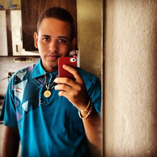 Emanuel Colon Photo 4