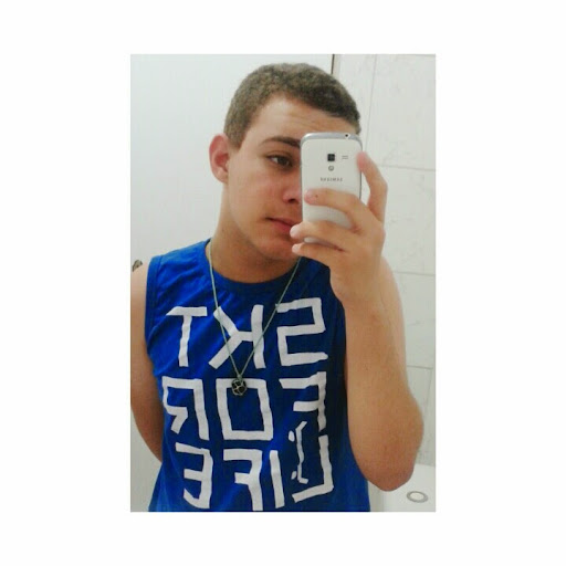 Vinicius Castro Photo 19
