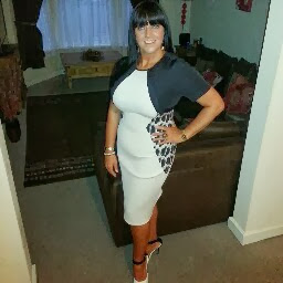 Tracy Hutchinson Photo 31