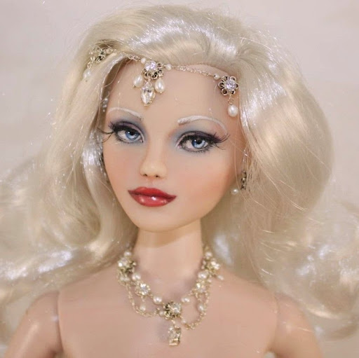Barbara Beverly Photo 8