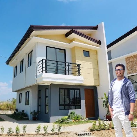 Lawrence Lambert Photo 15