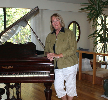 Bonnie Jones Photo 29