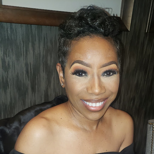 Traci Barnes Photo 13