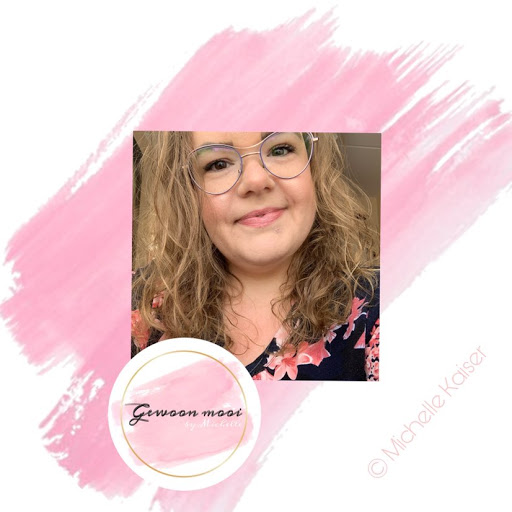 Michelle Kaiser Photo 20