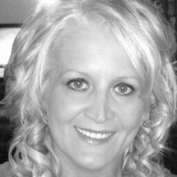Kristin Griffin Photo 28
