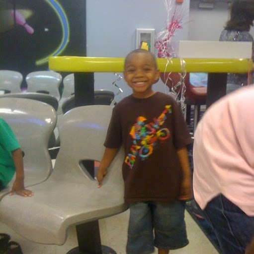 Derrick Gilbert Photo 7