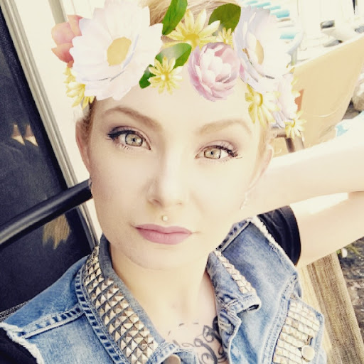 Samantha Graham Photo 31