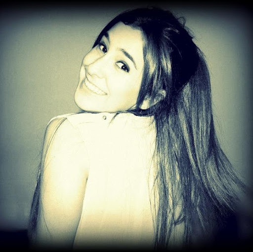 Vicky Lopez Photo 2