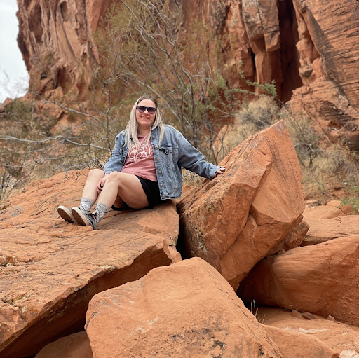 Samantha Whitaker Photo 4