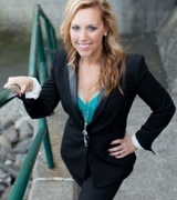 Jennifer Holland Photo 1