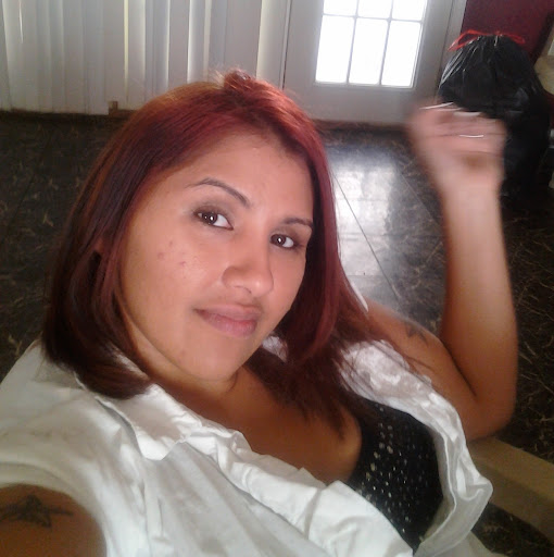 Elizabeth Paredes Photo 17
