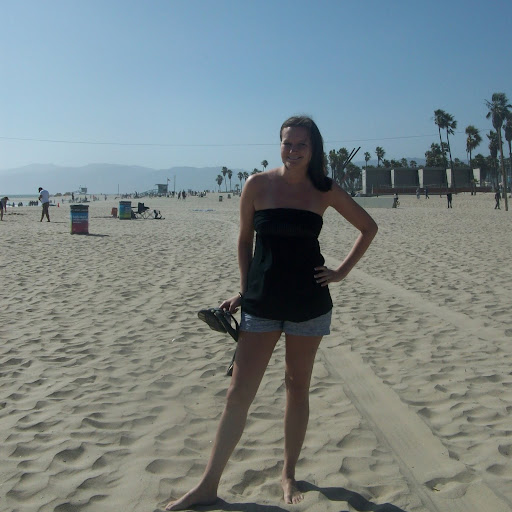 Elizabeth Marek Photo 19