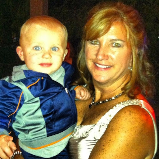 Vicki Larson Photo 34