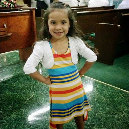 Yesenia Lopez Photo 14