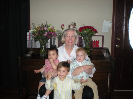 Julia Farris Photo 15