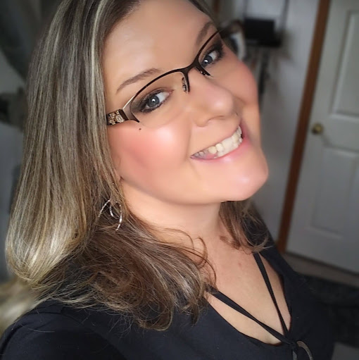 Rebecca Lowe Photo 35