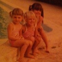 Michelle Peek Photo 16