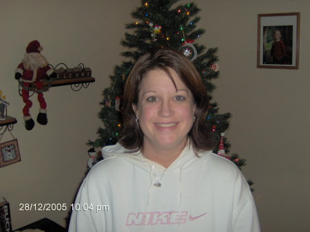 Michelle Reynolds Photo 33