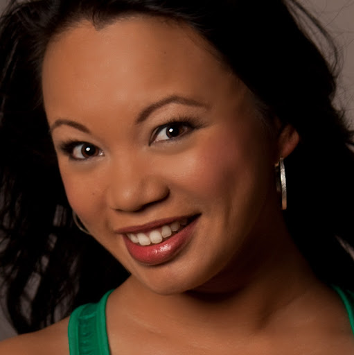 Kristine Reynolds Photo 24