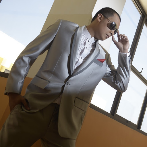 Christopher Villanueva Photo 10