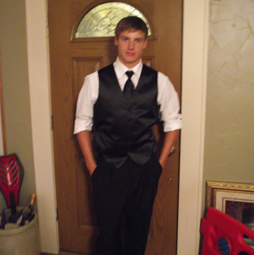 Tyler Linton Photo 6