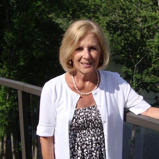 Joanne Howard Photo 40