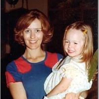 Stephanie Saul Photo 24