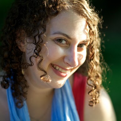Jessica Scholes Photo 13