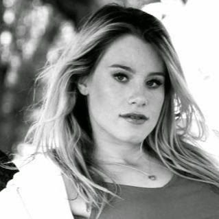 Julia Steinberg Photo 17