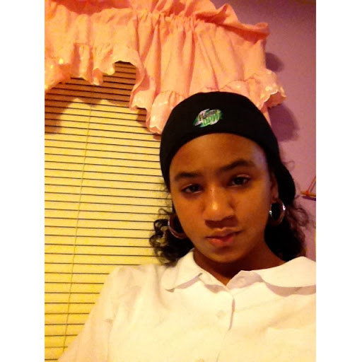 Alyssa Sims Photo 7
