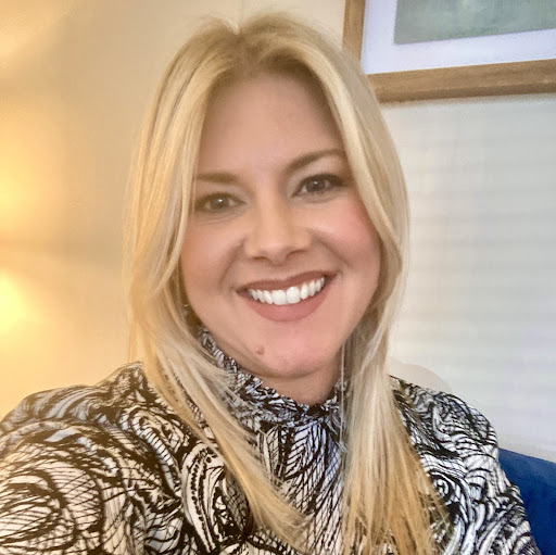 Laura Engelbrecht Photo 10