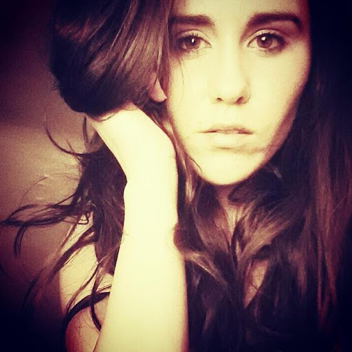 Sarah Benton Photo 36