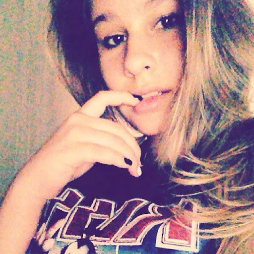 Julia Bernardi Photo 15